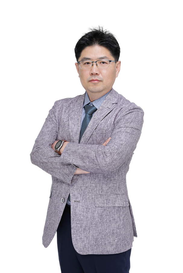 Eui-Kyung Seong, Managing Director / Supervision Business Division