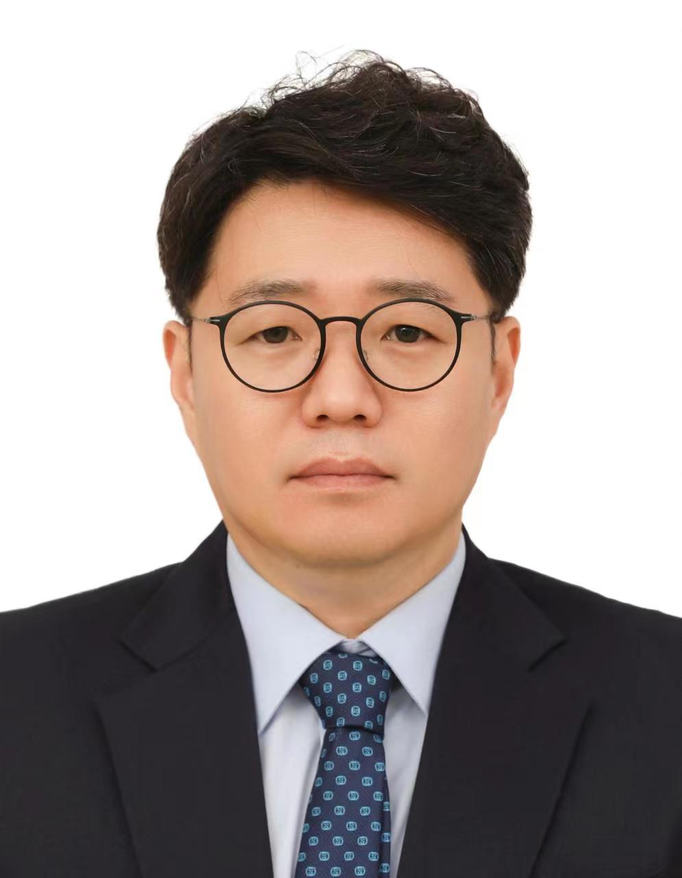  Ki-Seok Kwon, Director / China Branch